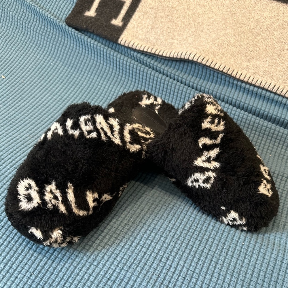 Balenciaga Slides